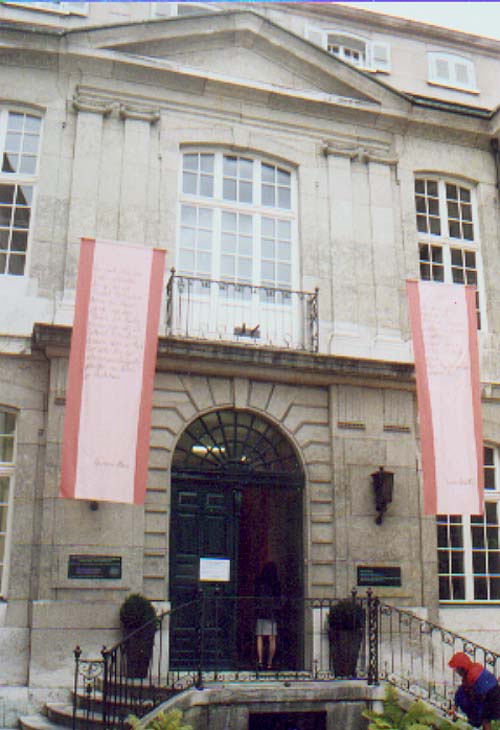 [Main entrance - Palais Besenval  - Solothurn - Photo: GG, 1999]
