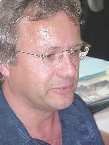 [Dr. Günter Baumann beim 10. Int.Hesse Kolloquium in Calw 1999. Photo: GG]